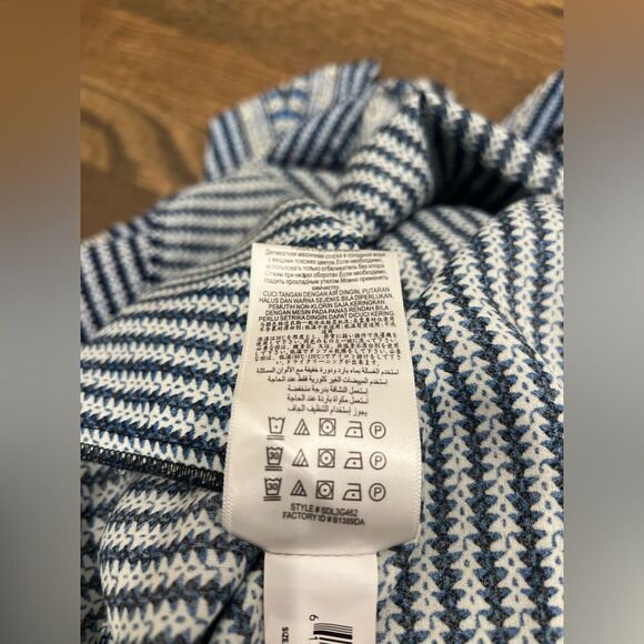 NWNT BCBGMaxAzria Jane Blue Chevron Print Two-Level tribal print skirt Blue XS - Picture 8 of 8